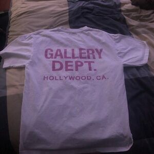 Pink and white Gallery Dept. Tee shirt